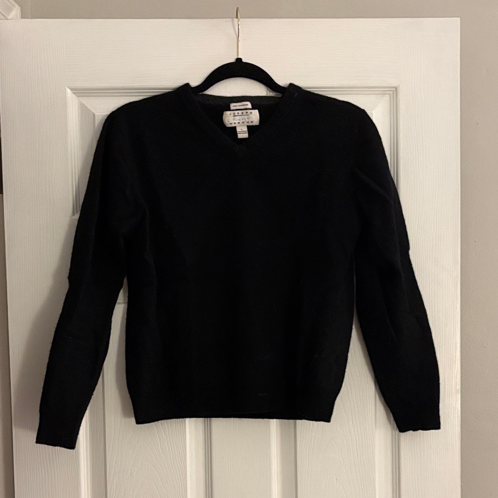 100% Cashmere V Neck Sweater